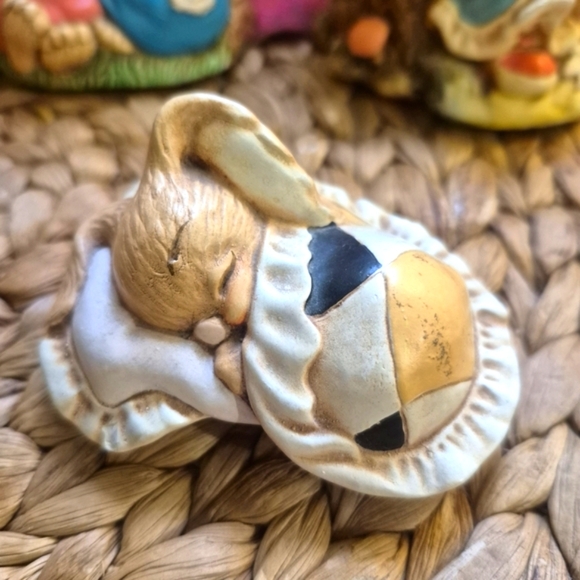 2 Woodlander And 3 Tinkerware Vintage Bunny Figurines - Picture 6 of 10